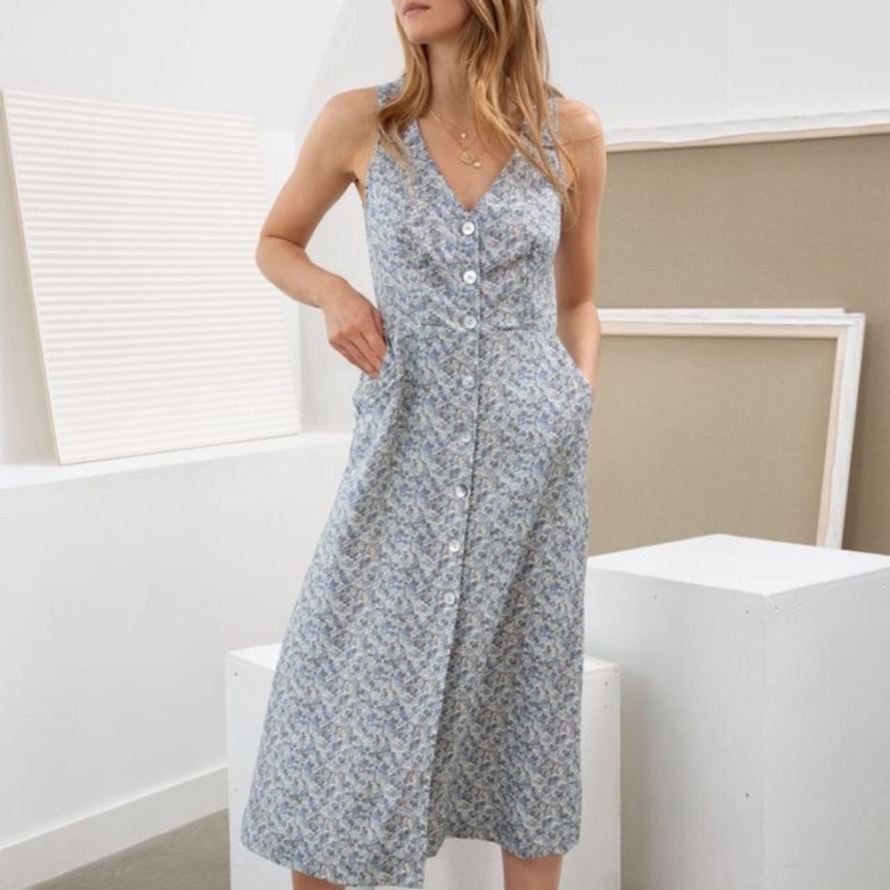 & Other stories sleveless midi dress